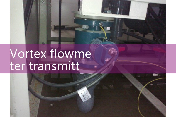 Vortex flowmeter transmitter